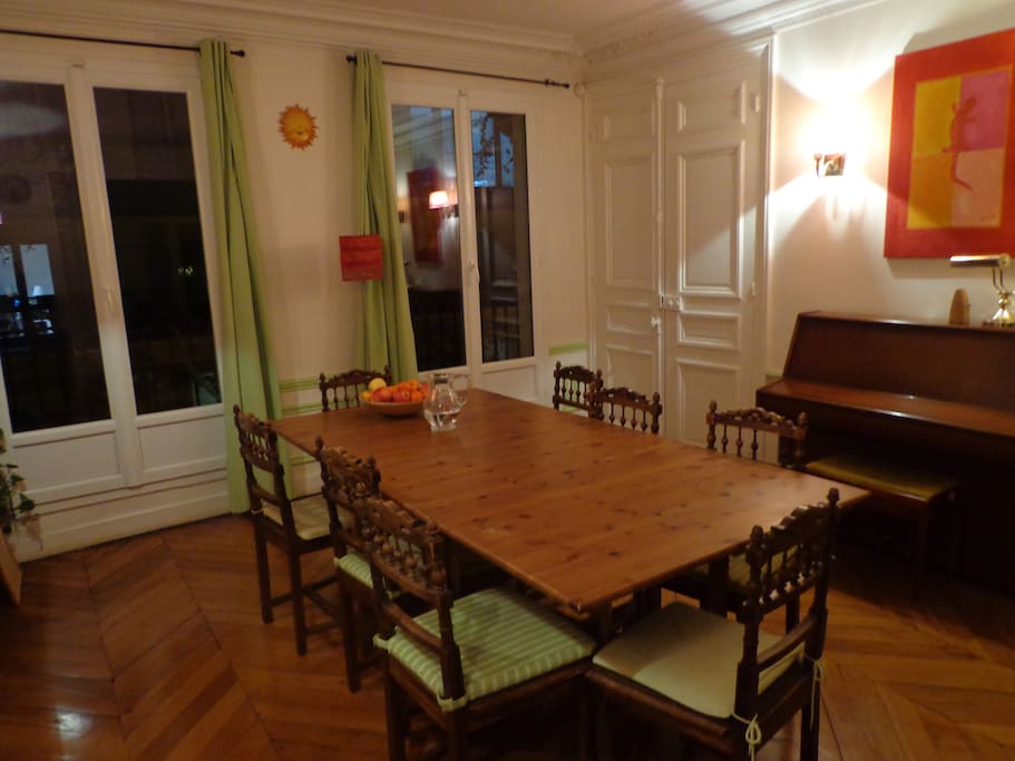 Salle à Manger (avec piano)
