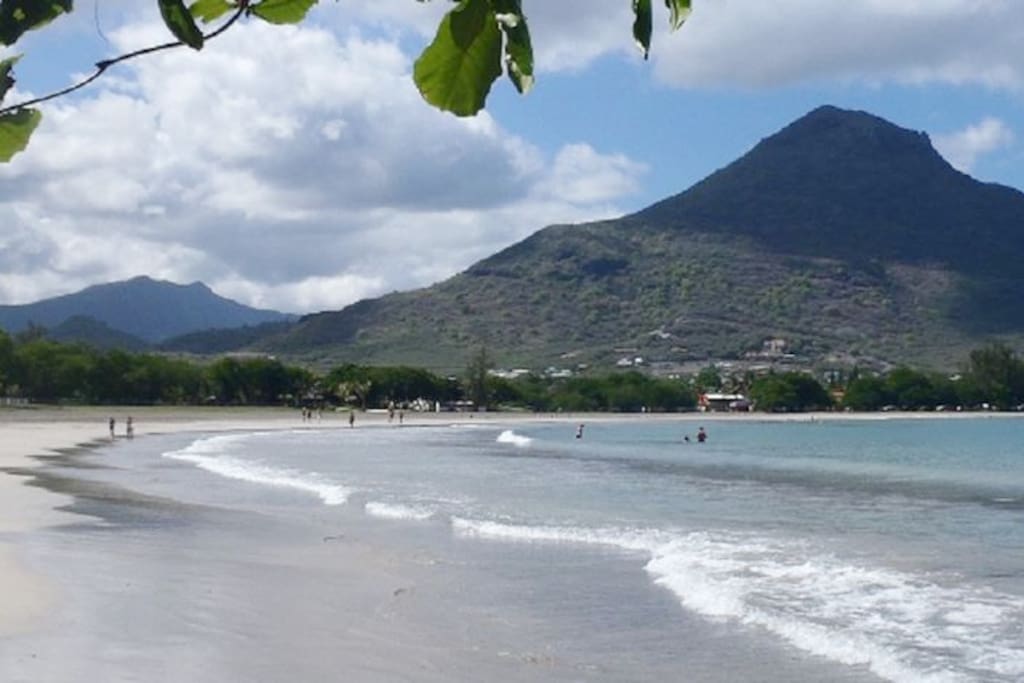 Tamarin Bay beach - Right side