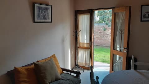 Top performing Airbnb: Irupe's home: quiet and comfort in Mendoza