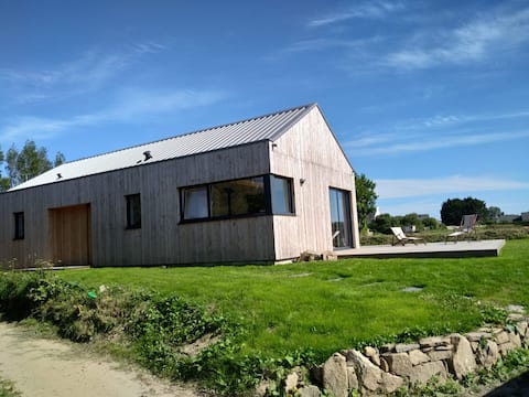 House with view and 700 m from the beach