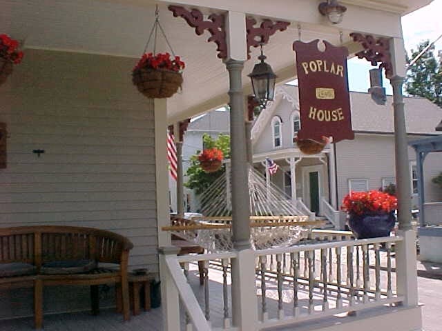 Newport B&B, walk to village center (Q)