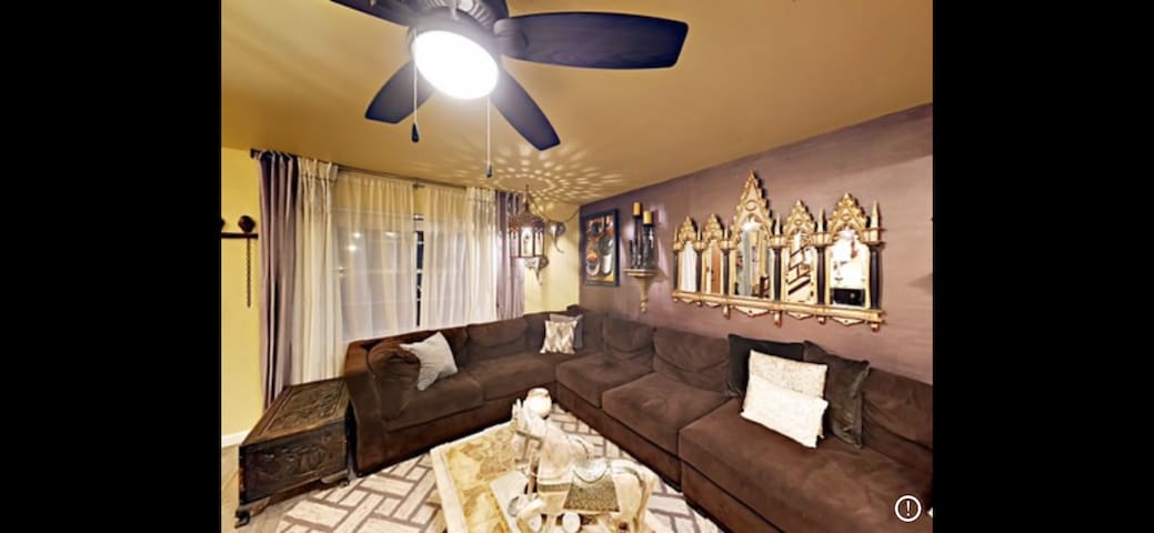 SoCo home 2 miles from Downtown gallery image 4