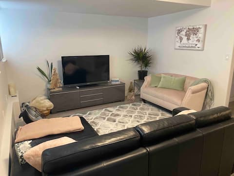 peaceful quiet setting in heart of city