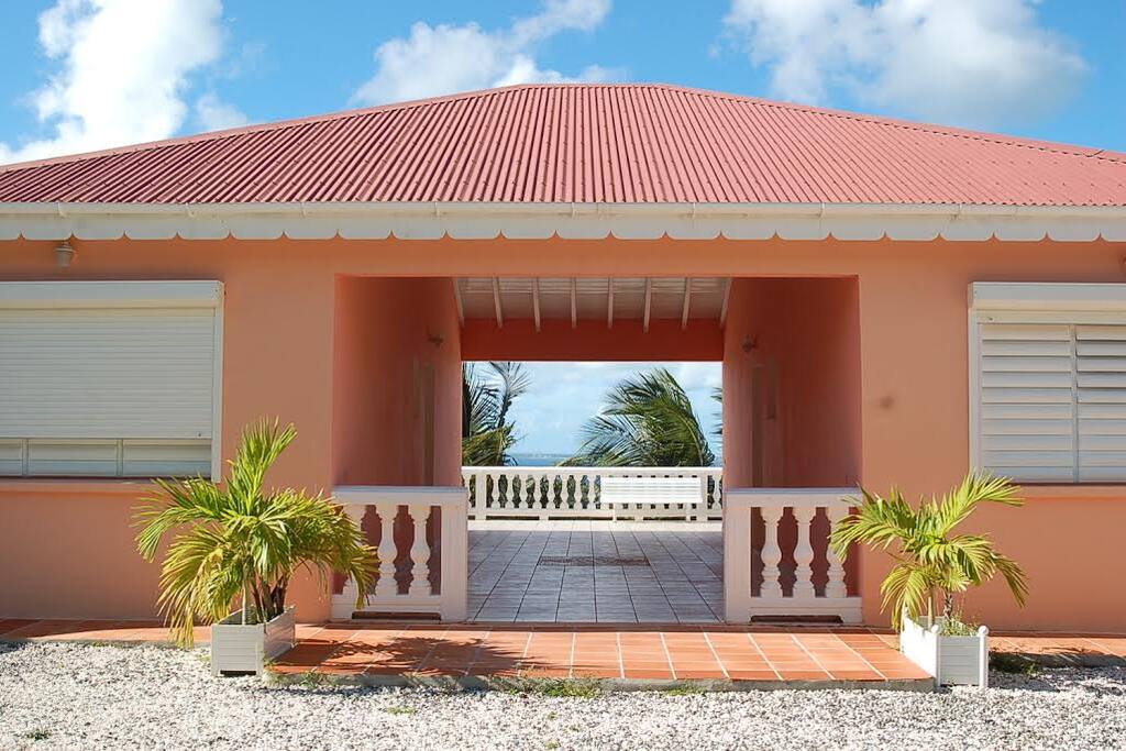 Bienvenue à Saint-Martin! Votre appartement de 160 m2 vous attend.