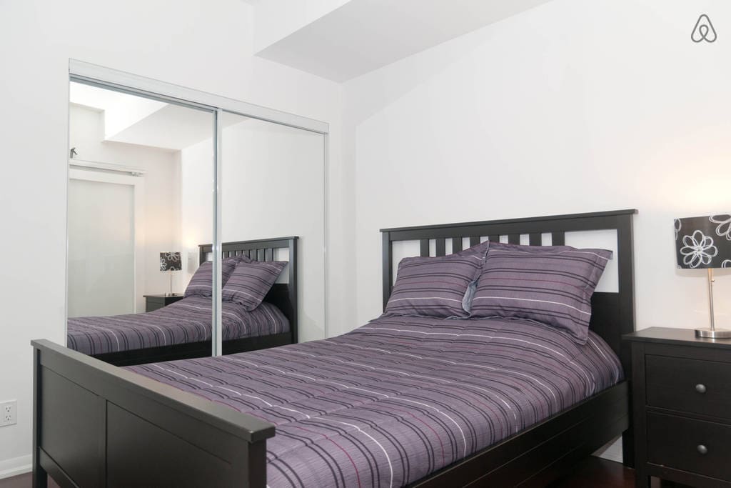 Comfy Queen size bed for your evening