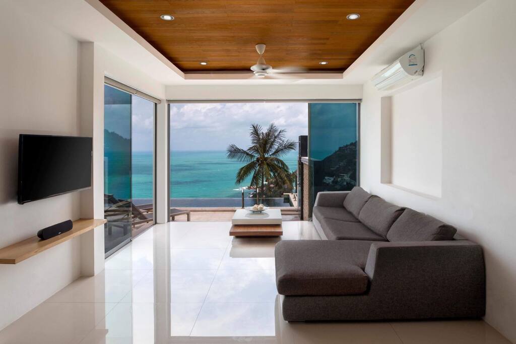Floor to Ceiling Windows for Seamless Indoor-Outdoor Living.