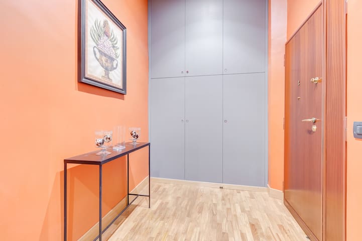 Roma Townhouse Frattina sleeps 6 3 bathrooms gallery image 4