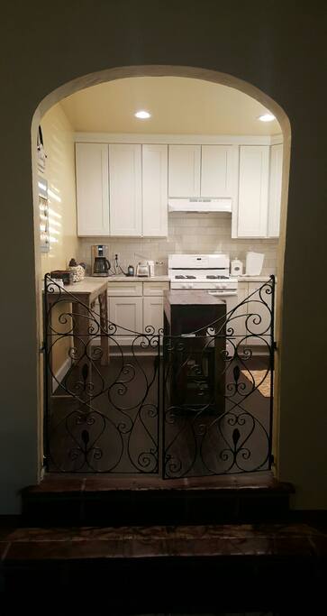 A great open kitchen to prepare family meals