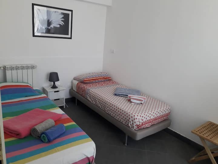 חדר שינה זוגי בקומה הראשונה 