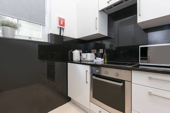 Superior 2bed in Paddington with A/C gallery image 5