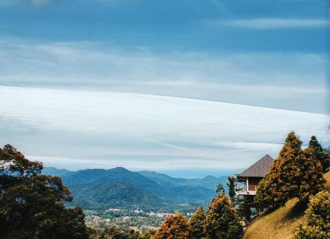 Breathtaking Hilltop View, Sky Villa by iO Home