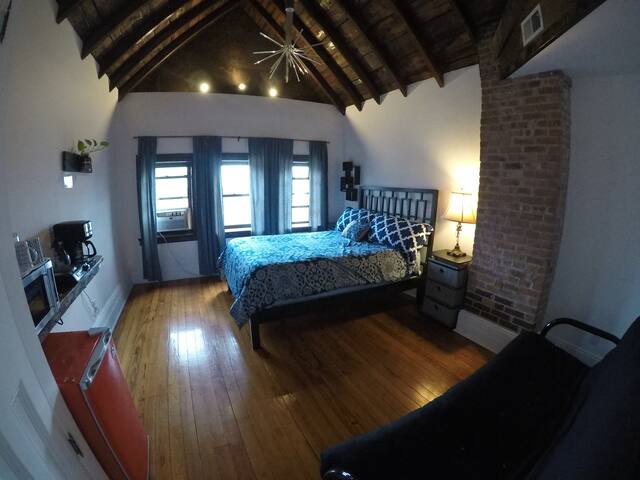 Luxurious Suite Steps from Liberty State Park/NYC!