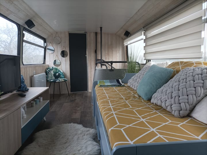 Bus Anglais 4/5 Personnes
 Avec Jacuzzi - France