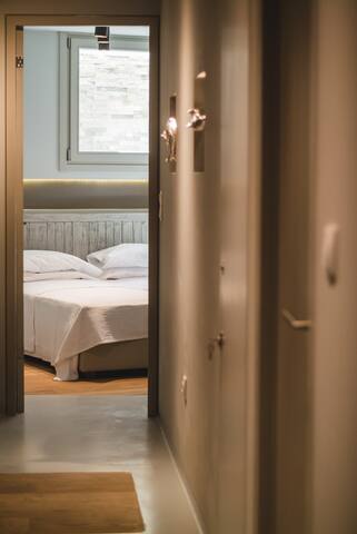 Superior – Acropolis Luxury 2-Bdr Suite gallery image 4