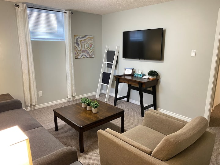 Guest Suite With Separate Entry/self Check-in - Regina
