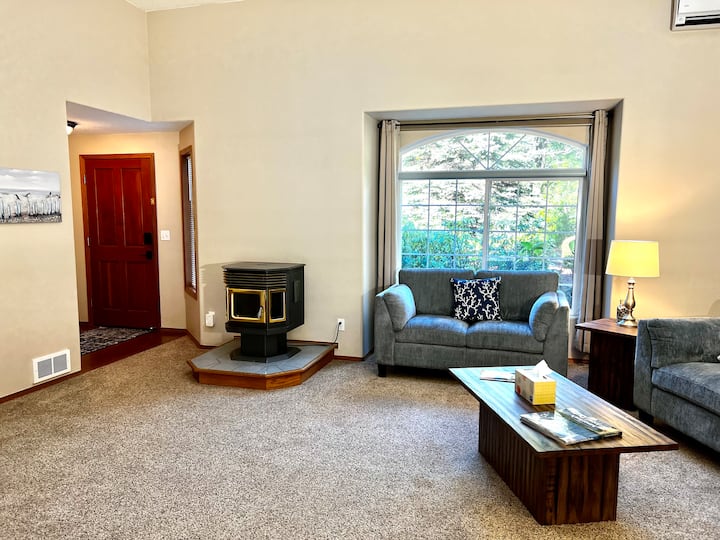 Sandpines Coastal Escape In Beautiful Florence, Or - Florence, OR