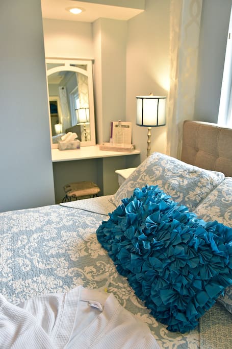 Blue Sky Queen Room