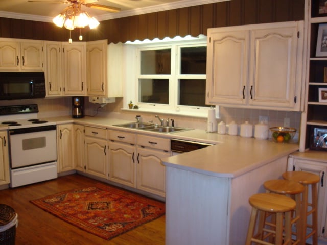 Midnight snacks can be found in our kitchen... at Historic Muscle Shoals Music House – private room in Sheffield