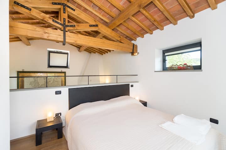 The Fienaio Loft -king size bed