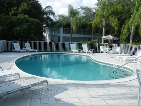 Lake View in beautiful Naples, Floria