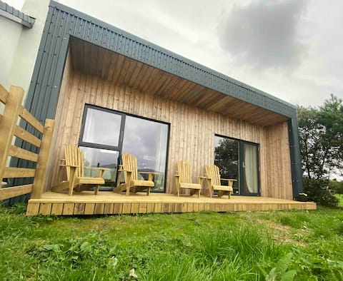 Top Airbnb: The Tin House @ Papillon in Duirinish