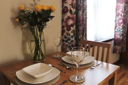 Flat 5 - Cosy 1 bedroom flat, Central Inverness