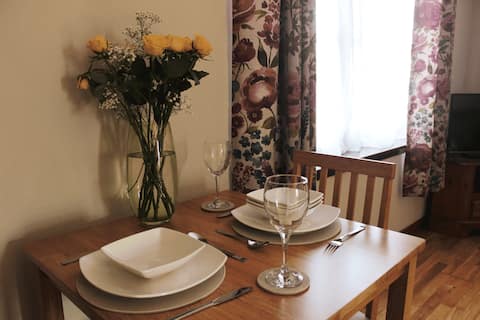 Flat 5 - Cosy 1 bedroom flat, Central Inverness