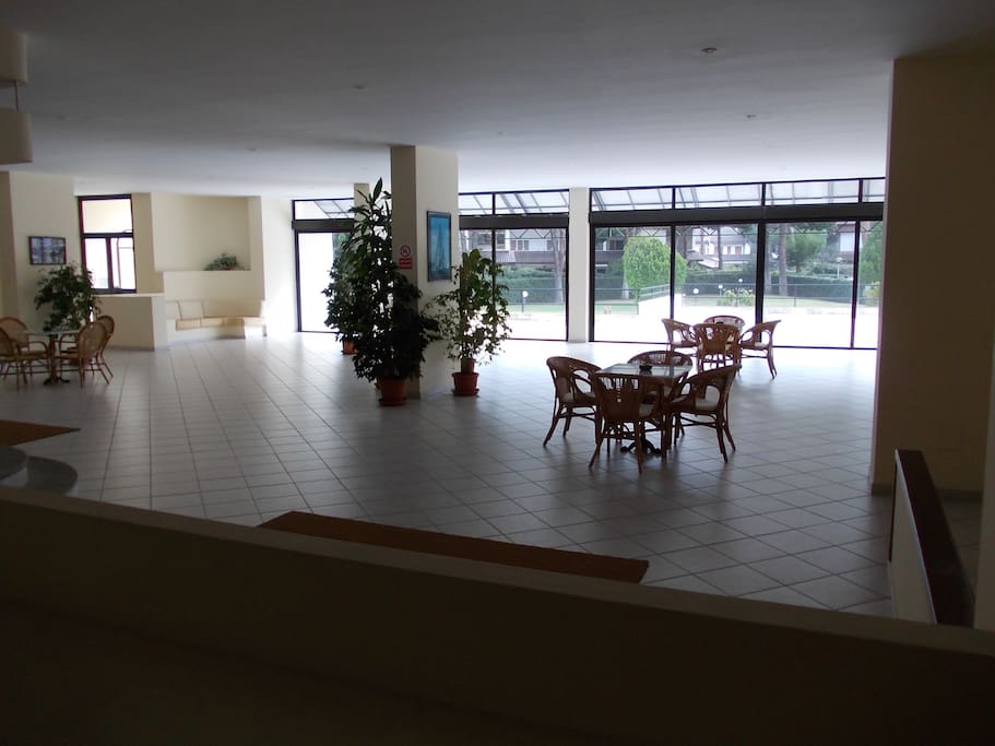 hall condominiale