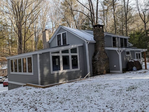 Cozy home in the Berkshire woods