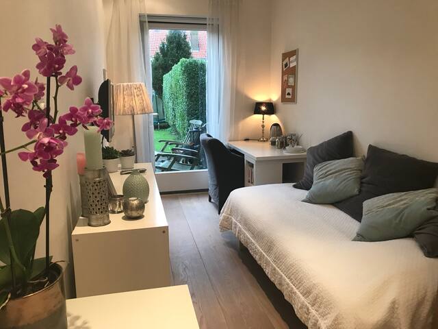 Private, Cosy room with shower (A'dam&Beach)