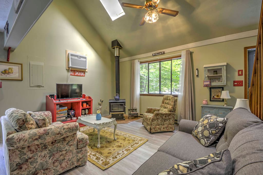 Step inside to be greeted by 1,500 square feet of cozily appointed living space.