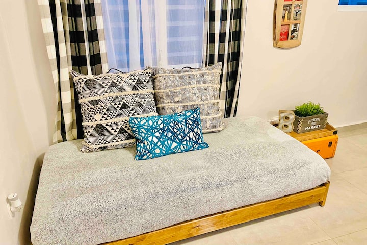 Разтегателен диван с 2 отделни легла