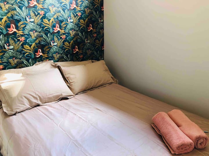 Dhoma e poshtme e gjumit me krevat dopio 