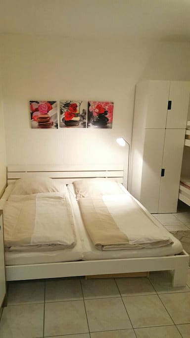 double bed 2 people
