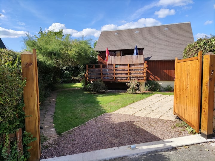 Chalet in Cabourg in residential park.