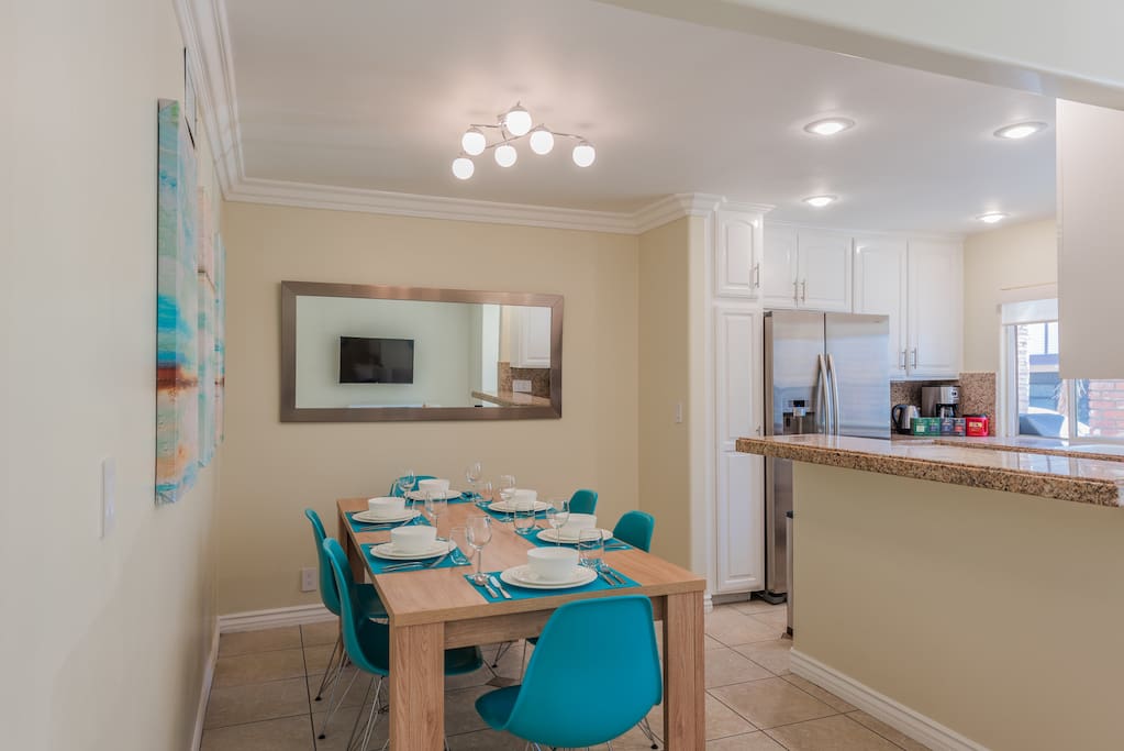 Dining Area & Kitchen