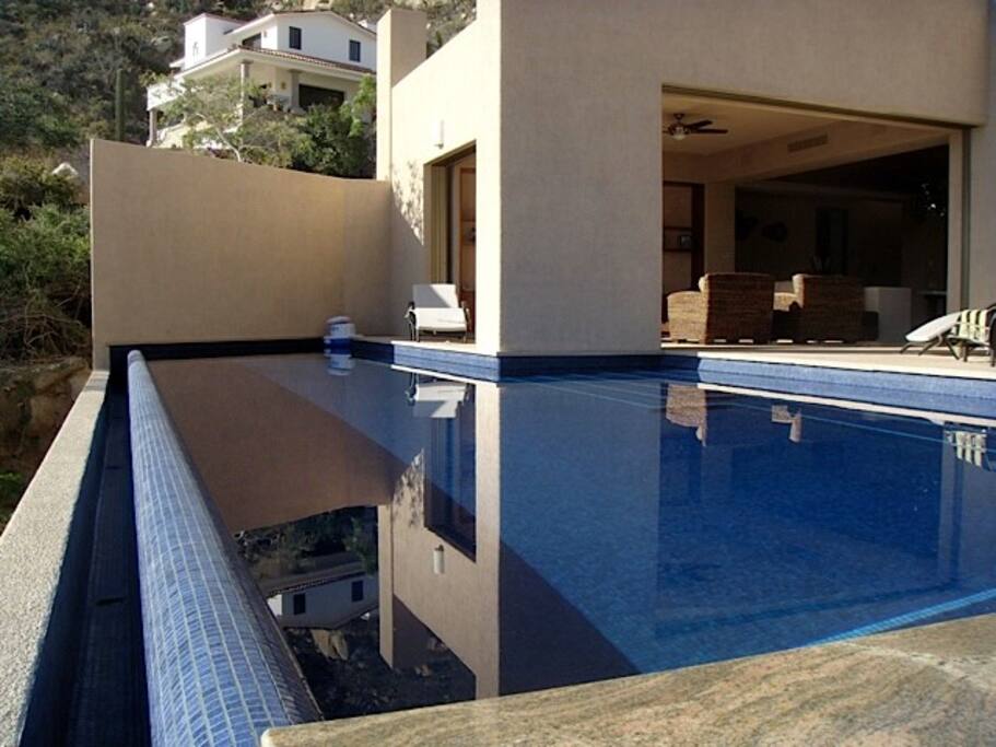 Infinity pool