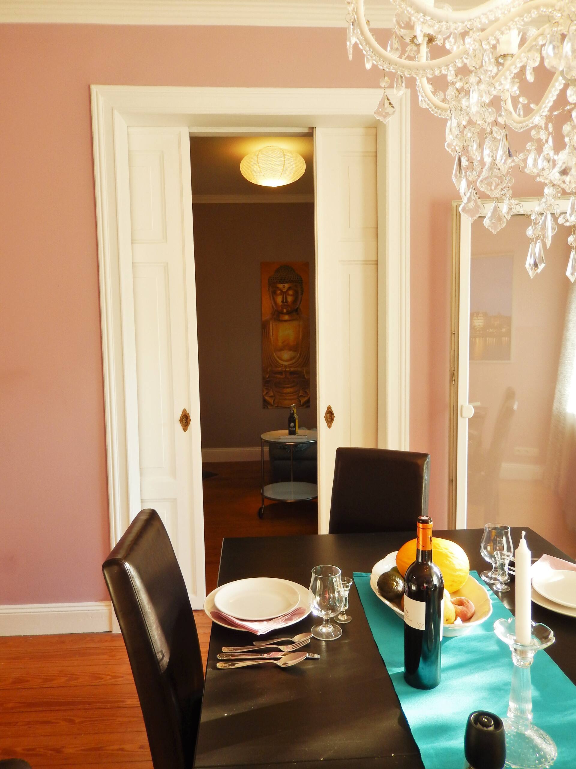 extravagant old building ground floor. 80 m² center within walking distance — photo 3