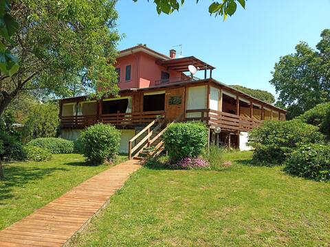 Rent a 250 sqm villa