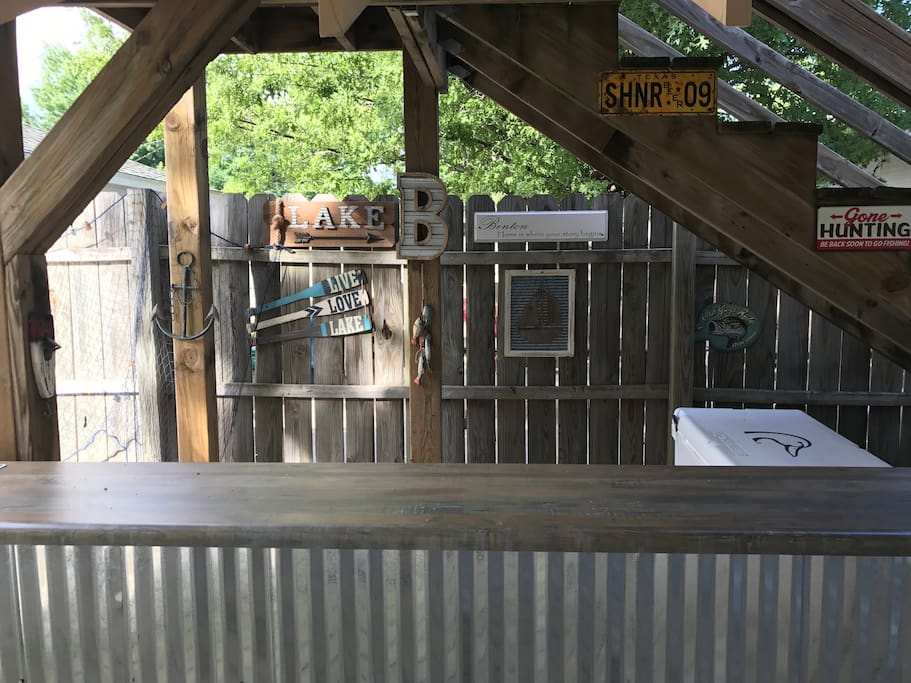Outdoor casual bar/space
