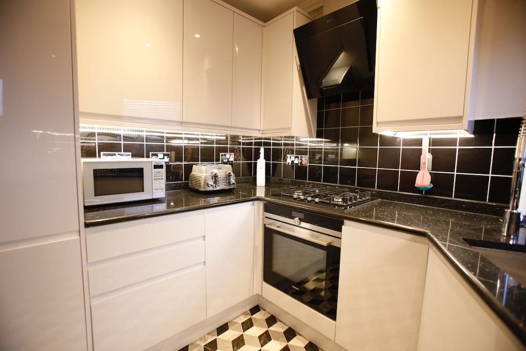 fully fitted kitchen