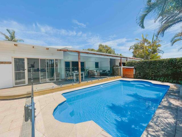 Palm Oasis at One Mile gallery image 2