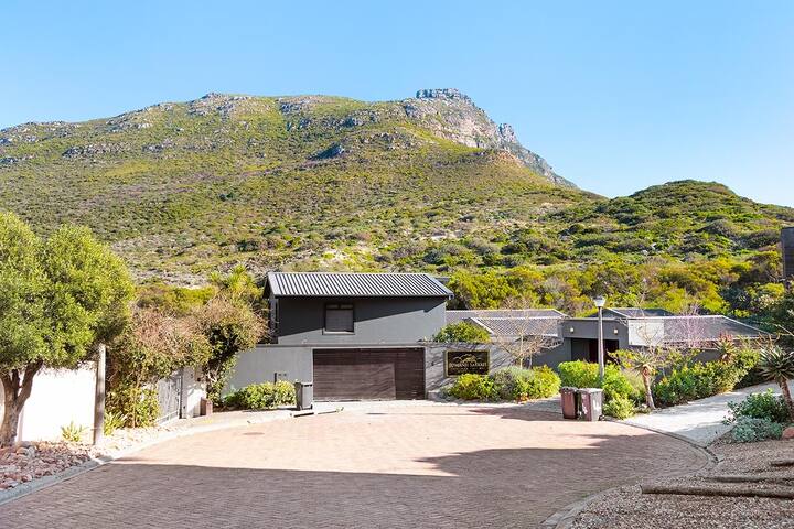 Houtbay Home | Pool | Walk To Beach gallery image 2