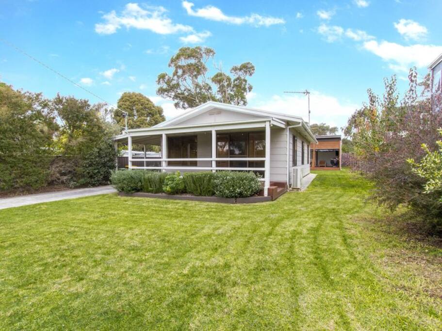Front of House, large front yard.