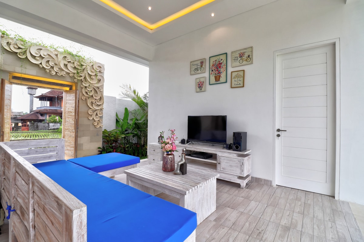 Villa in Ubud · ★4.61 · 3 bedrooms · 4 beds · 3 baths, Airbnb сравним