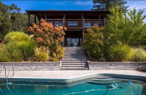 Verona: Awesome Views, Pool, Vineyard, Hot Tub!