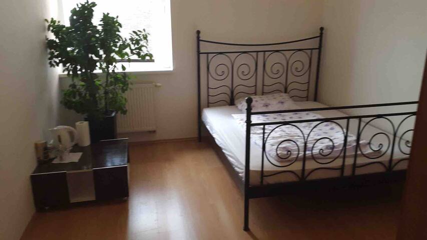 Terrasse houses room on the hill