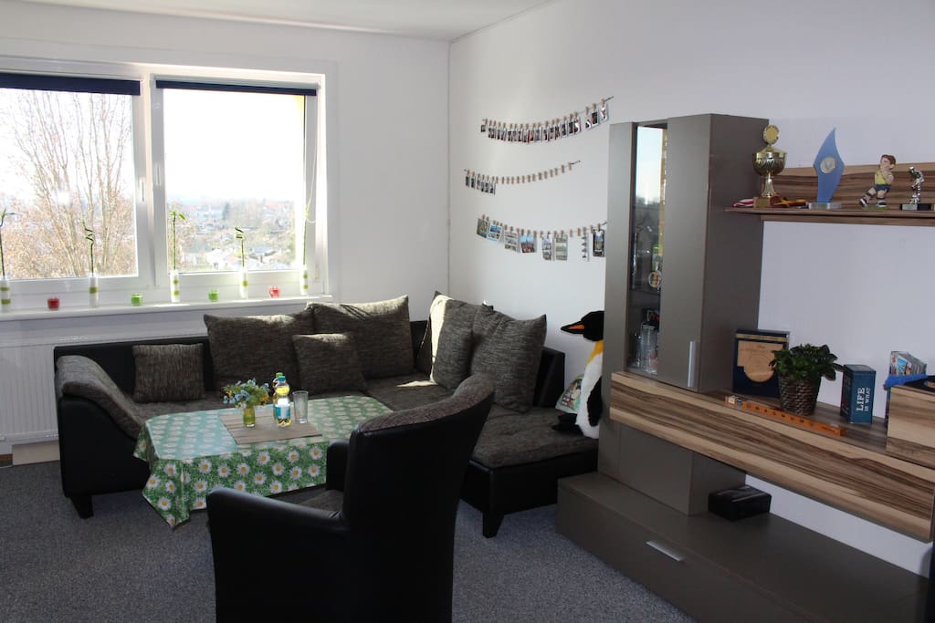 Das Wohnzimmer mit der Couch auf der du übernachten wirst