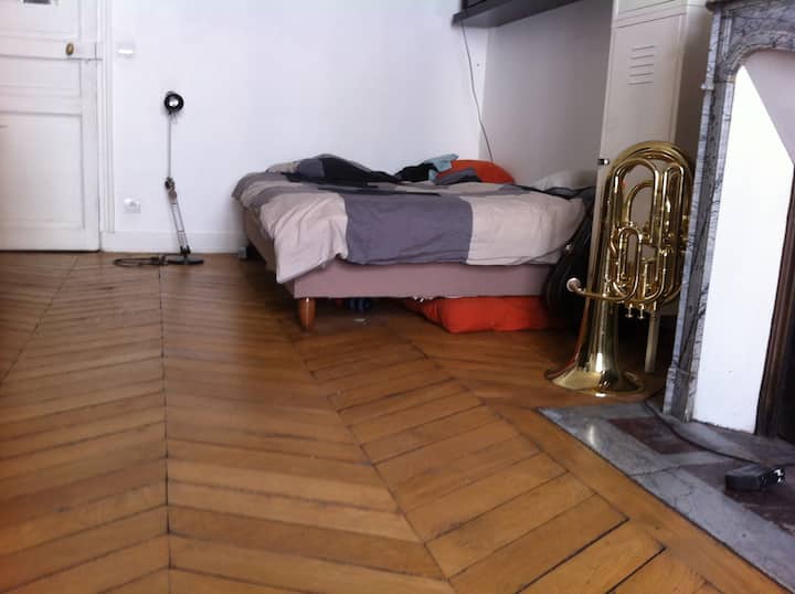 dhoma e dytë e gjumit (më shumë se 20 m2) me krevat dopio (140 X 190