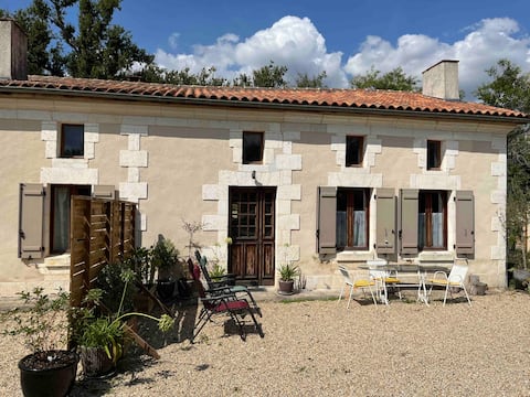 Gîte la Combe Périgord Vert with pool and hot tub